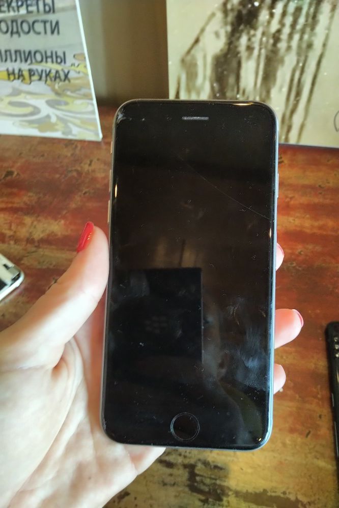 IPhone 5 Gray slightly cracked