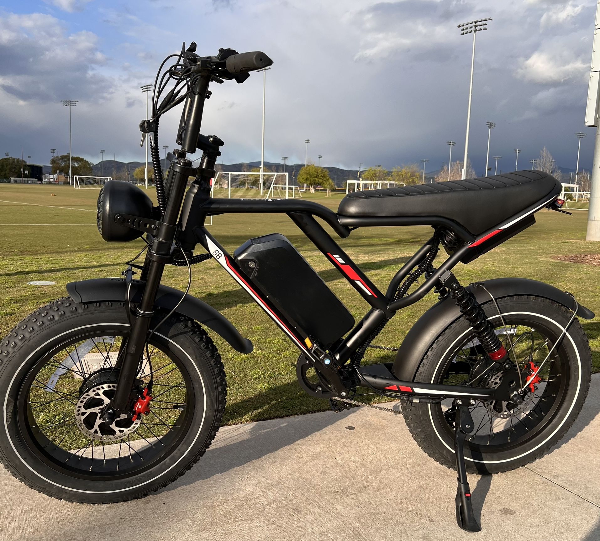 2000 Watt Dual/Twin Motor Scrambler Electric Ebike, 25ah Battery, 30mph, 30-60 Mile Range