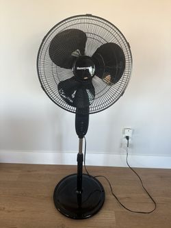Oscillating Standing Fan With Remote