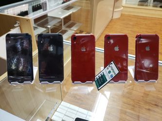 IPHONE XR RED AND BLACK 64GB UNLOCKED