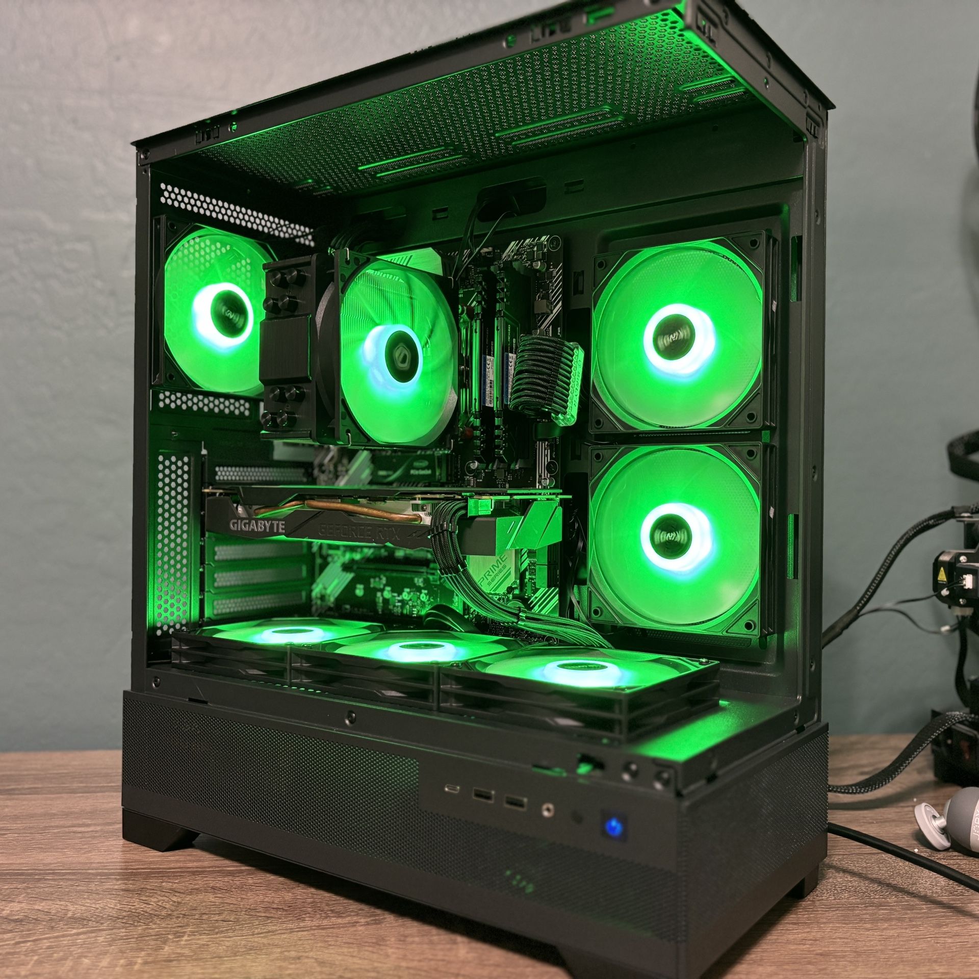 Fish Tank RTX Gaming Pc