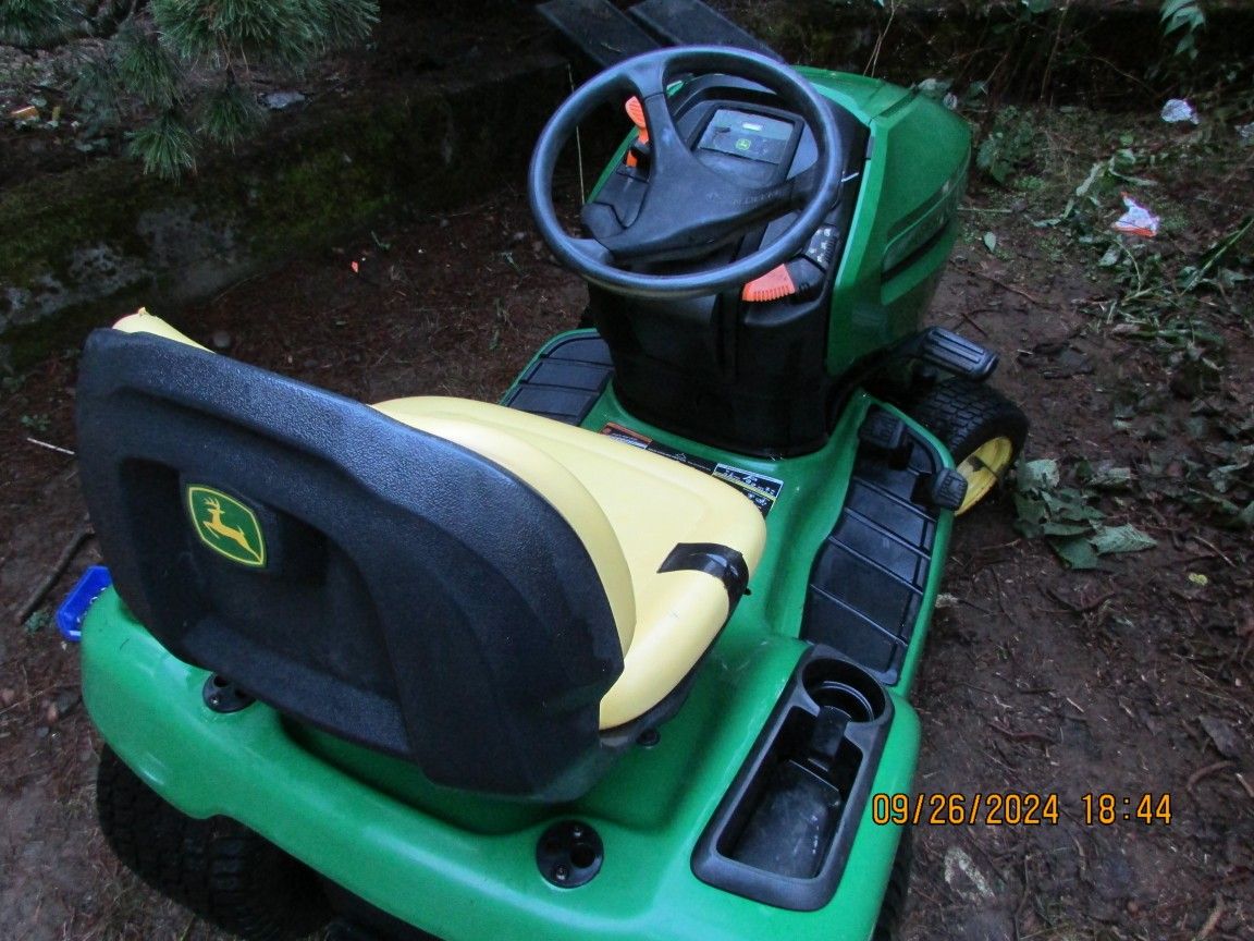 John Deere X360 Garden Tractor - Low HRS - Perfect Maintenance