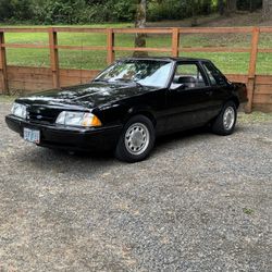 1990 Ford Mustang