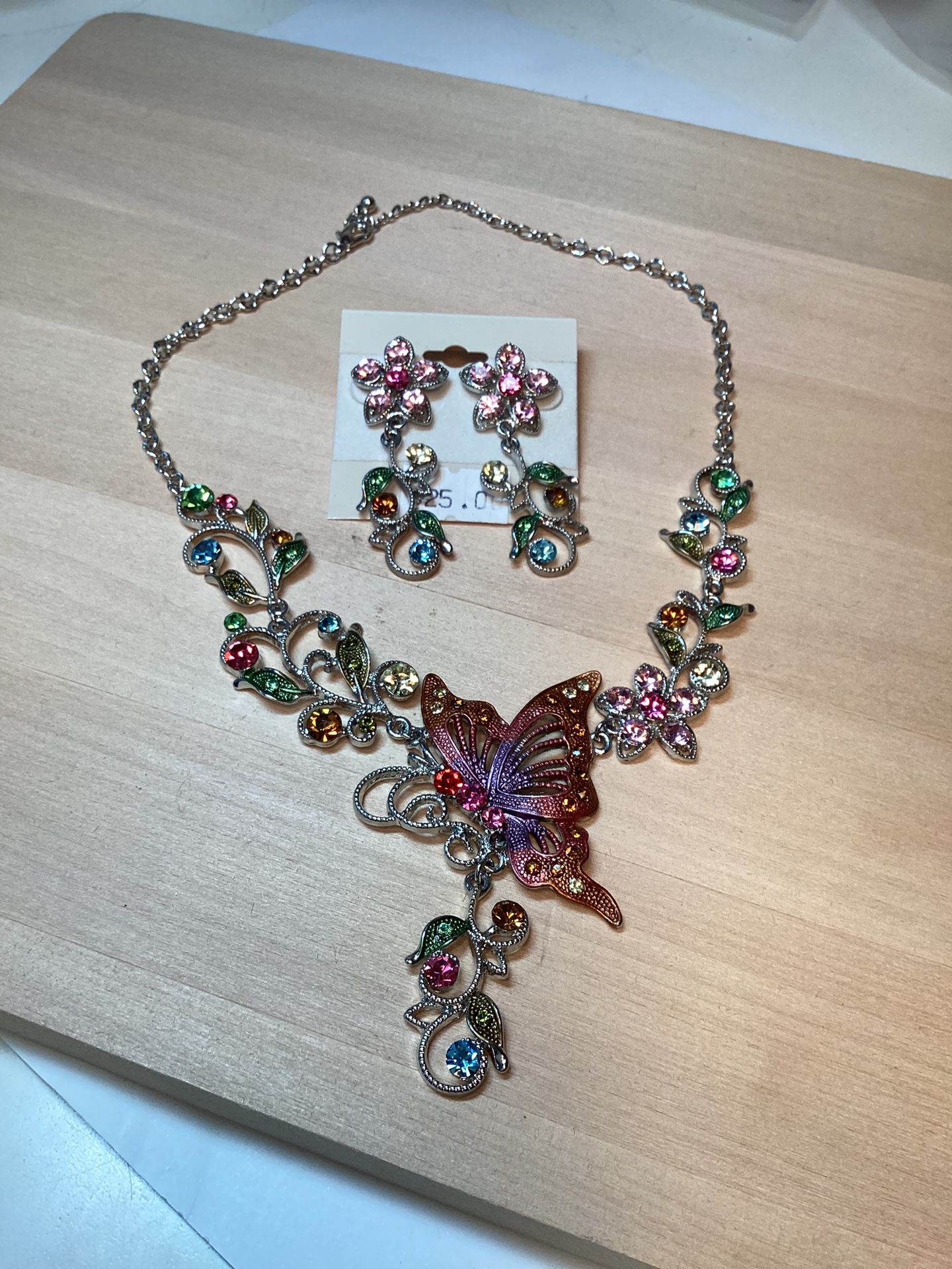 Stunning  Fairyland Sparkly Rhinestone Necklace With Earrings