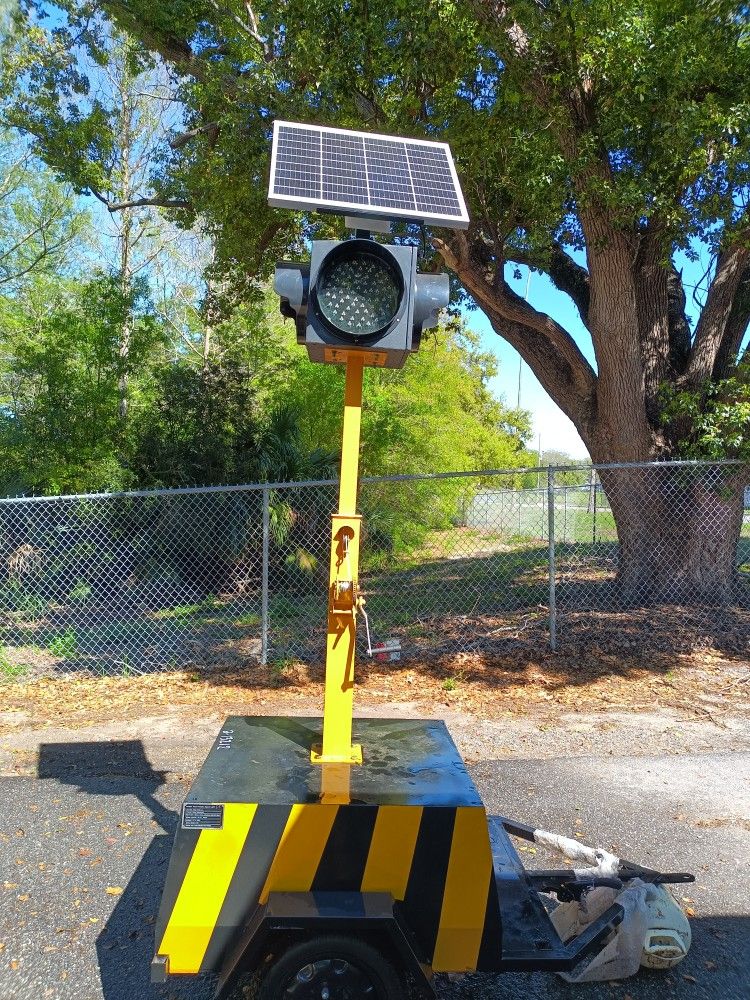 Four-way Solar Powered Portable Traffic Signal