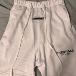 Essentials Shorts S