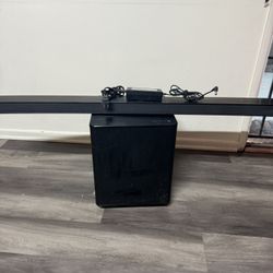 Samsung PS-WH7500/ZA Wireless Curved Soundbar and Subwoofer HW-H7500.