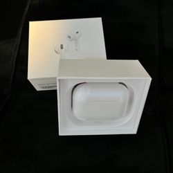 Apple AirPods Pro (3rd Gen) – Excellent Condition 