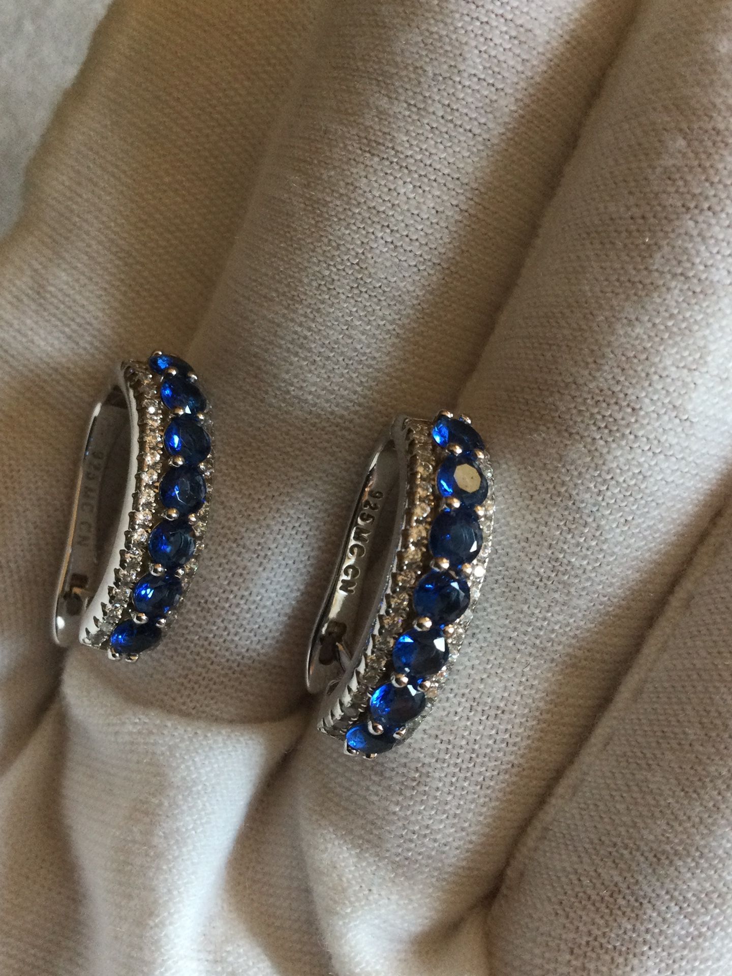 925 Earrings Blue & White Sapphire