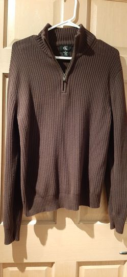 1/4 zip Calvin Klien sweater size M
Dark brown. 