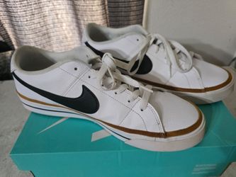 Nike shoes size 11.5