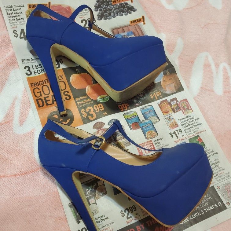 Varieties! Heels Blue Is Size 7.5. The Other 2 Is 7. 👠