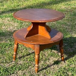 Vintage Wood Bassett Farmhouse Colonial Style Two Tiered Round Side Accent Table