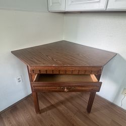 Corner desk