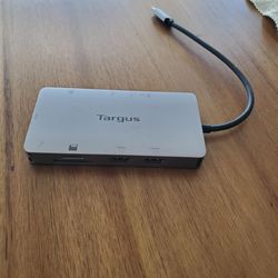 Targus dock423A portable USB-C dock with dual 4K HDMI backslash RJ45/GBE backslash SD reader PD pass