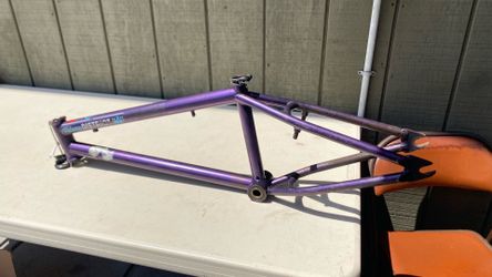 Volume District BMX Frame 20"-Flat Purple