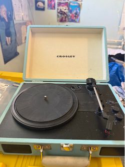 Crosly Cruiser plus record player in turquoise