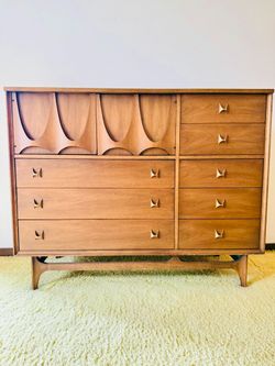 Broyhill Premier Brasilia MCM Highboy Dresser / Gentleman’s Chest – Walnut