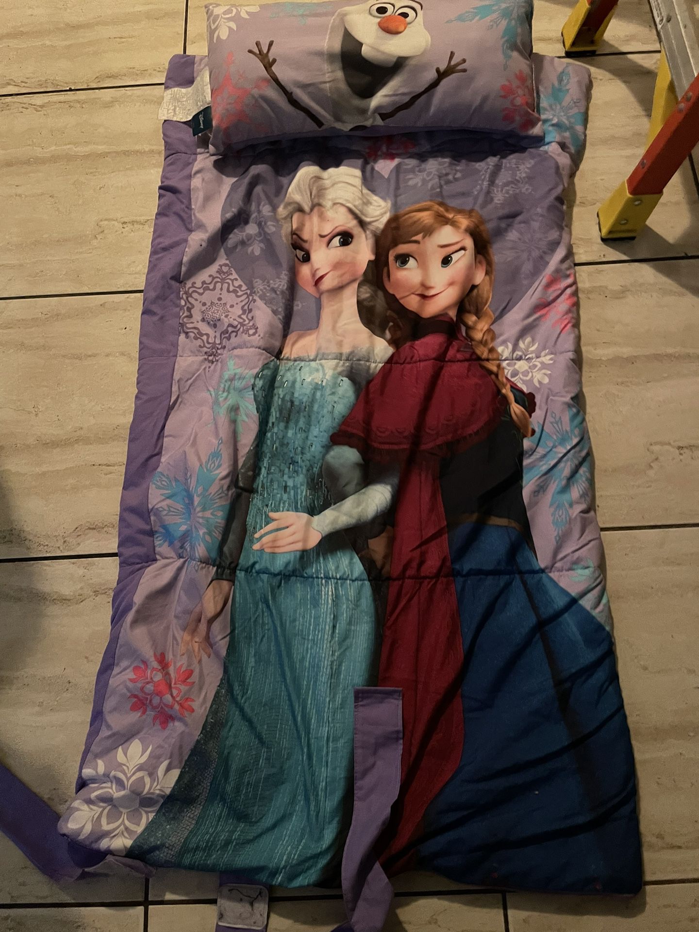 Disney Frozen Sleeping Bag And Olaf Pillow 