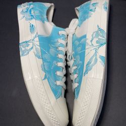 CONVERSE ALL STAR  Size  9.0 M / 11.0 Women .