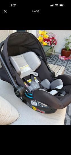 Baby Jogger City GO 2 Infant Car Seat with 2 bases
