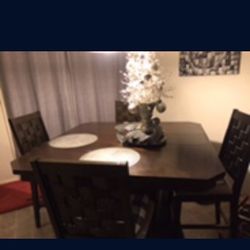 Table/chairs table/chairs