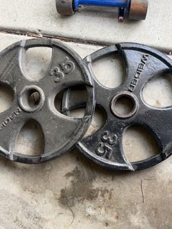 2 weider 35 lbs plates