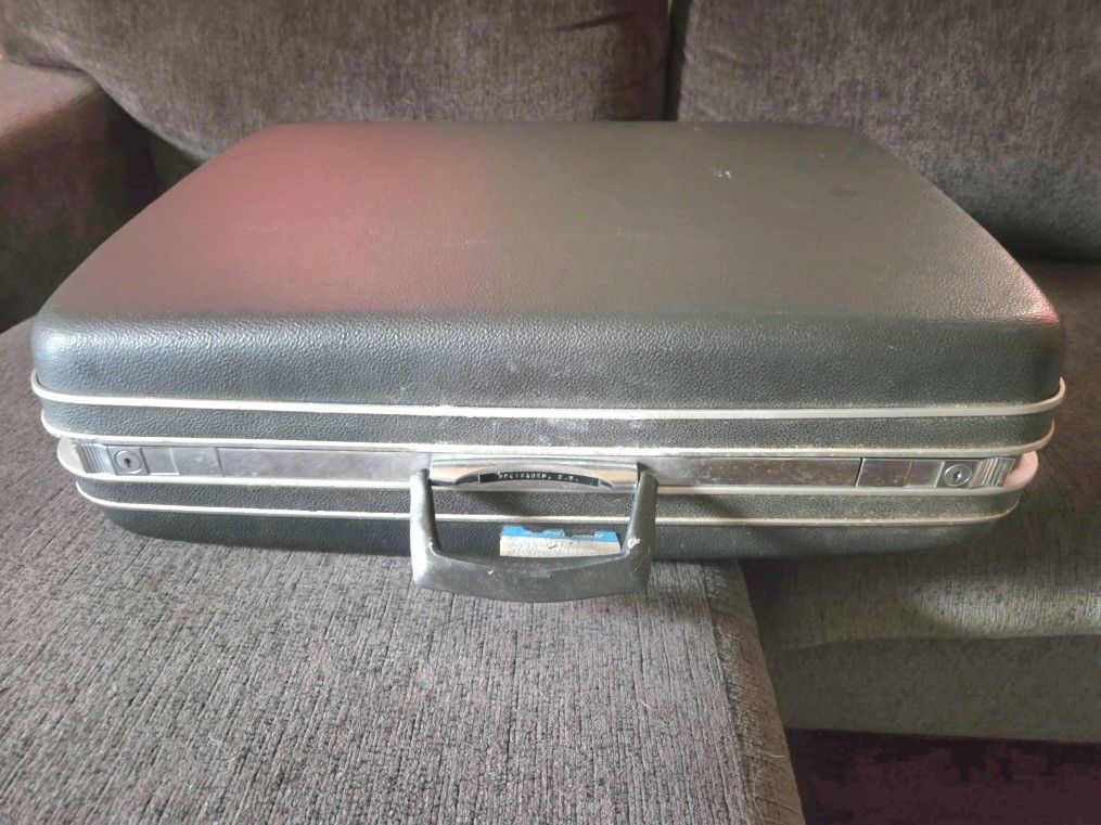 Vintage Samsonite Hard Shell Suitcase Or Luggage With Hangers
