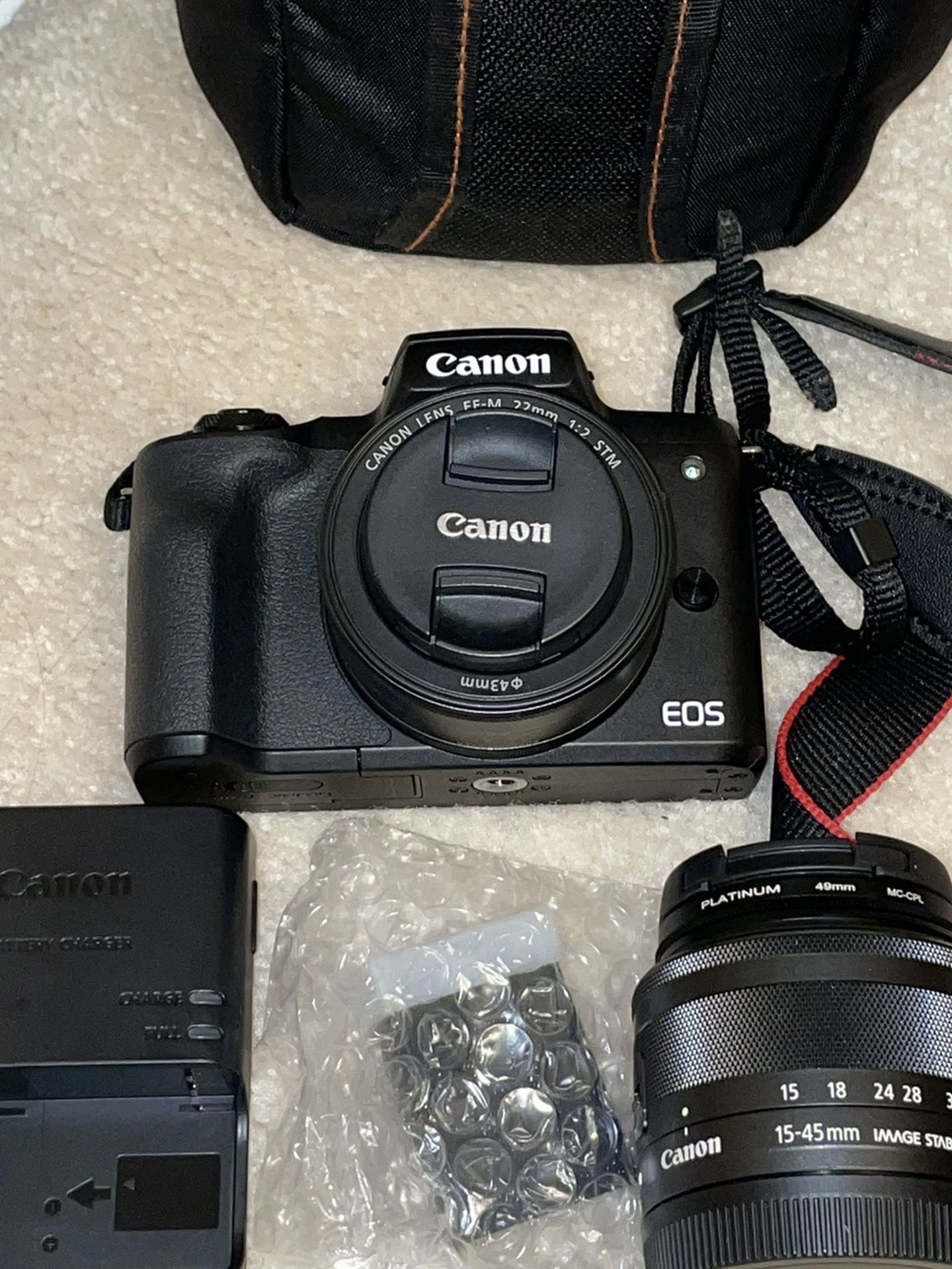Canon EOS M50 BUNDLE