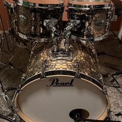 Pearl Professional Maple Cain & Abel 4-Piece Shell Pack With 22" Bass Drum (Shells Only)