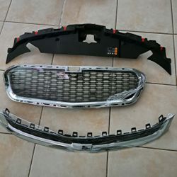 2015 Chevy Malibú Lt Upper And Lower Grill Upper Bumper Cover 