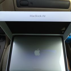 Apple MacBook Air 13” - 2020