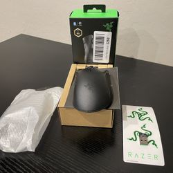 Razer DeathAdder V2 X HyperSpeed: Award-Winning Ergonomic Design - Ultra-Fast Wireless - 235hr Battery Life - 7 Programmable Buttons - Gen 2 Mechanica