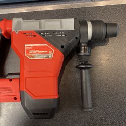 Milwaukee Roto-hammer 