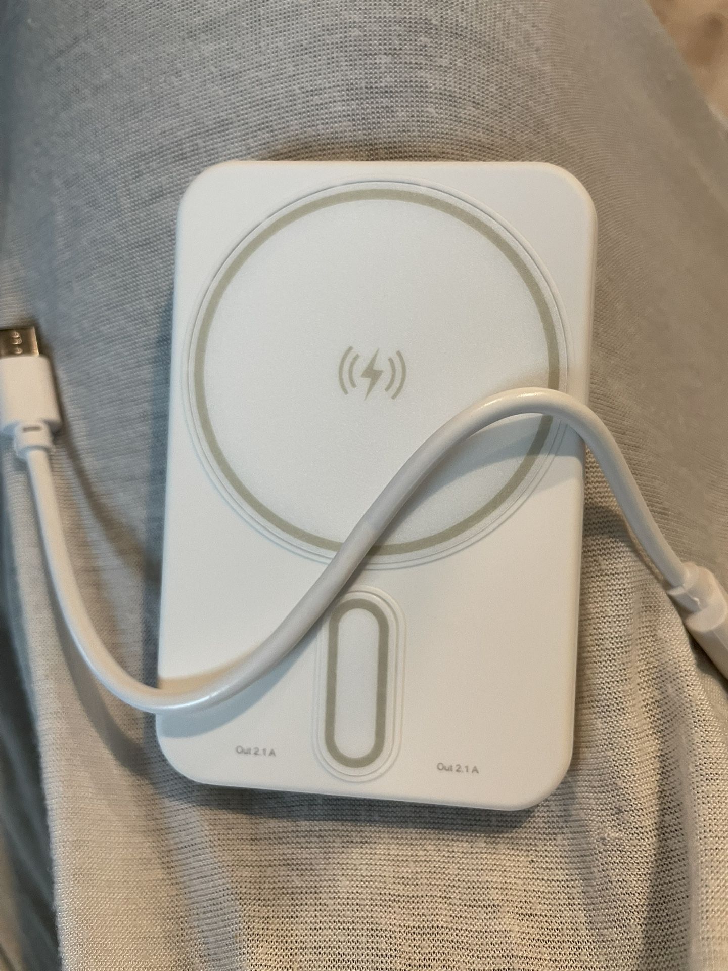 Mercury MagSafe Magnetic Portable Charger
