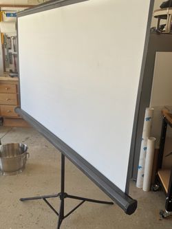 Portable Projector Screen with Tripod Stand