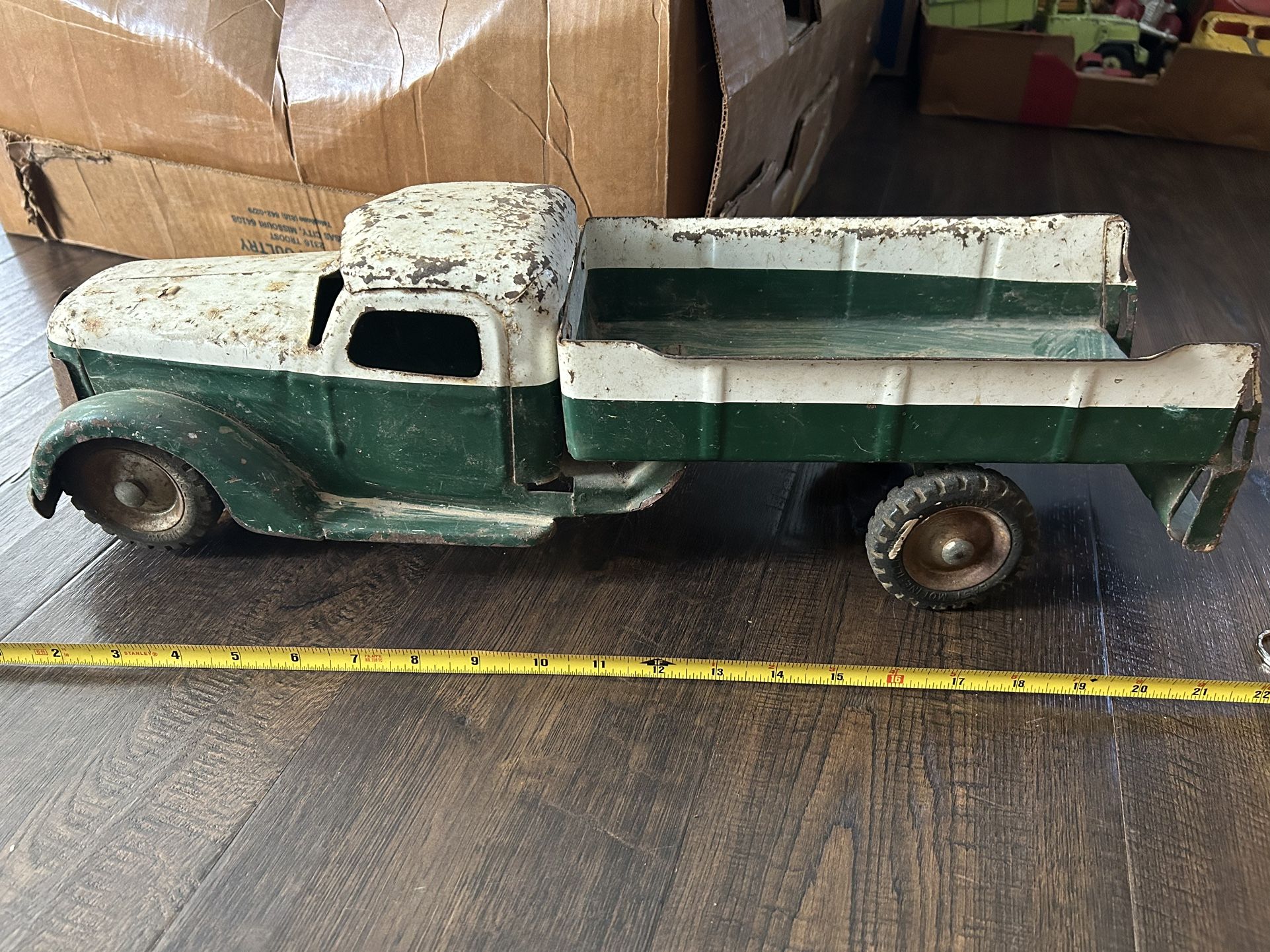 Vintage 1940's Buddy "L" Pressed Steel Wrecker Tow Truck