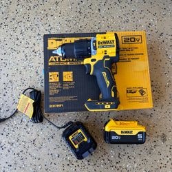 DEWALT ATOMIC 20V Lithium-Ion Cordless 1/2 in. Hammer Drill Kit with 5.0 Ah Battery and Charger