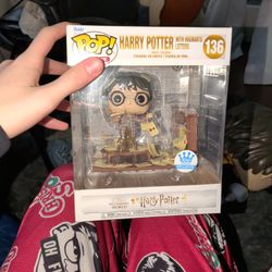 Harry Potter With Hogwarts Letters, Funko Pop, Medium