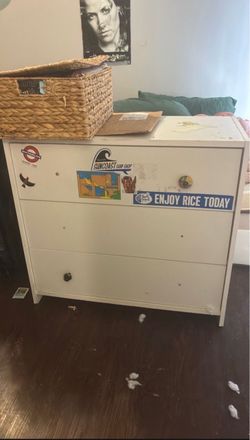 3 drawer chest of drawers