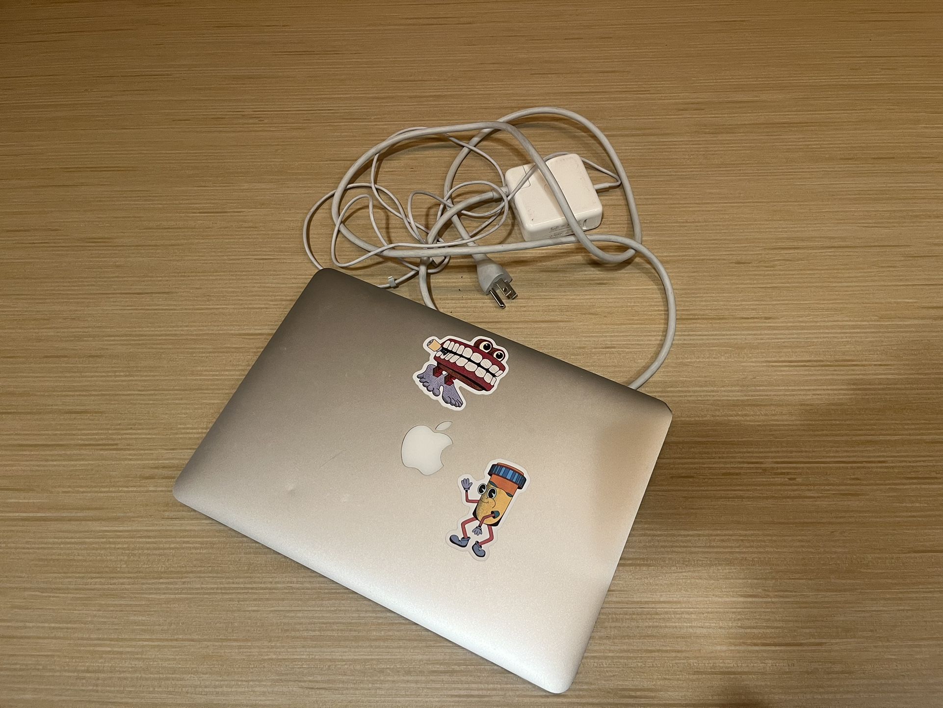 MacBook Air 13inch 128gb , 2017 Including Charger