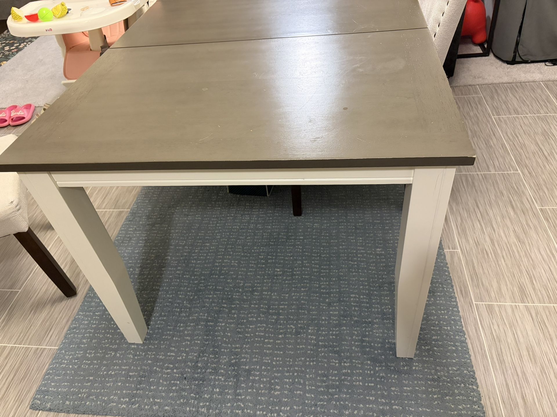 Dinjing table With Good Condition can be extended