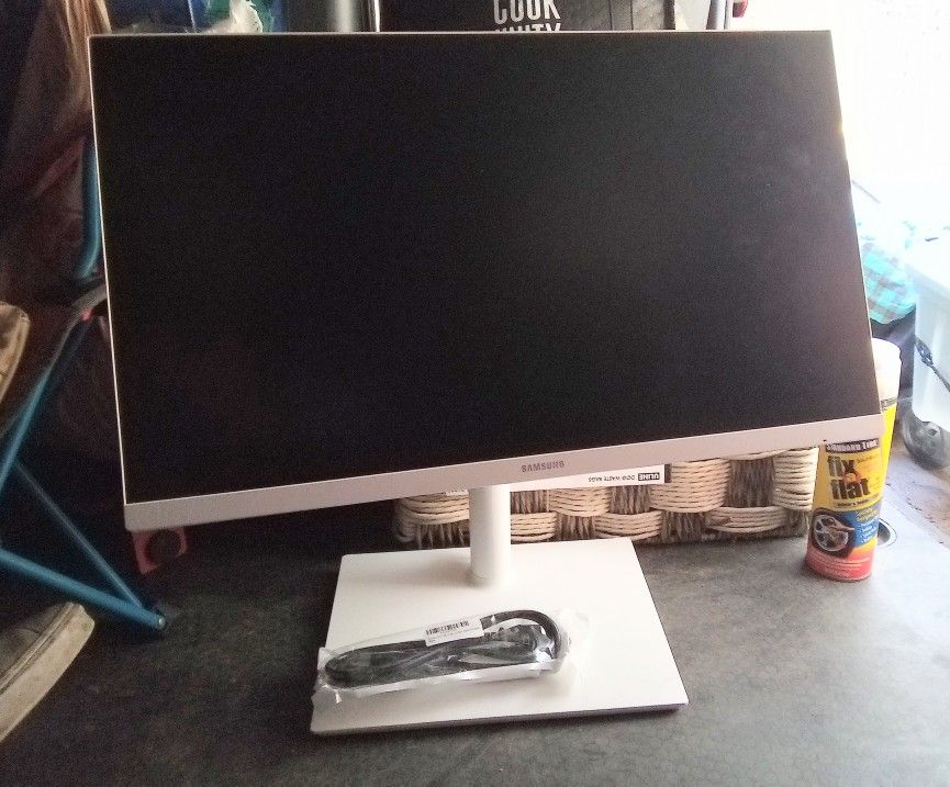 S24H851QFN - QHD Monitor with USB-C for Business