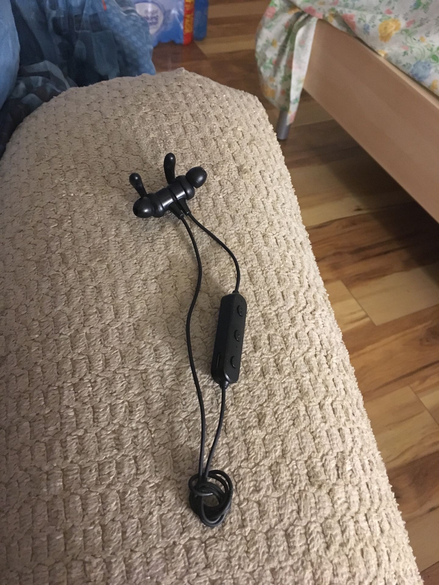 Bluetooth headphones