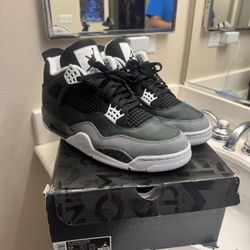 Men’s Jordan Retro 4 Size 12 Used Fear