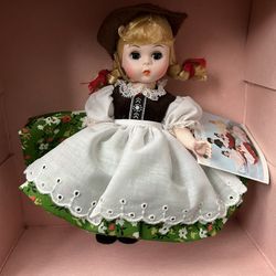 Madam Alexander Doll - Austria 598