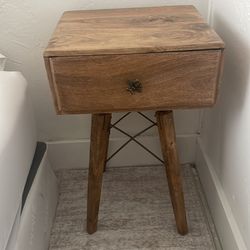Wood Nightstand in great condition