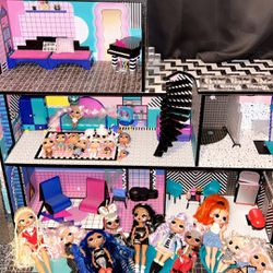 Doll House And Accessories 250 OBO 