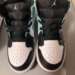 Jordan 1 Tropical Twist Shoe Size 10C