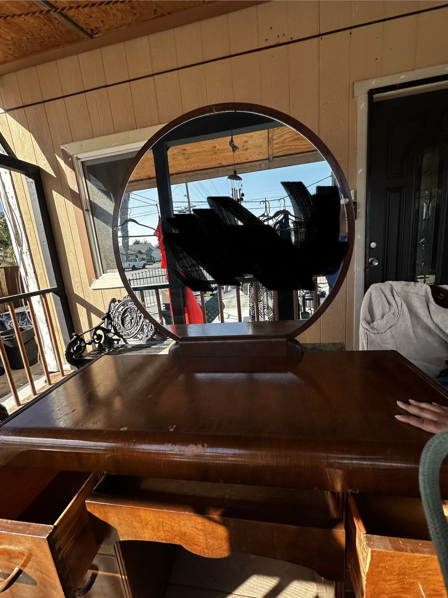 Vanity/Dresser With Large Mirror And Chair 